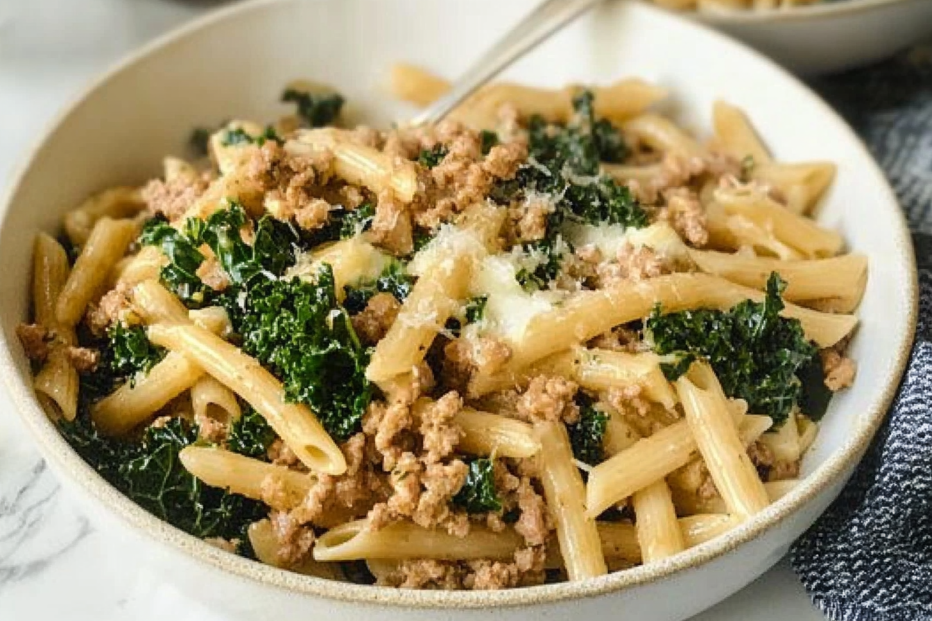 Massa cremosa com carne e kale