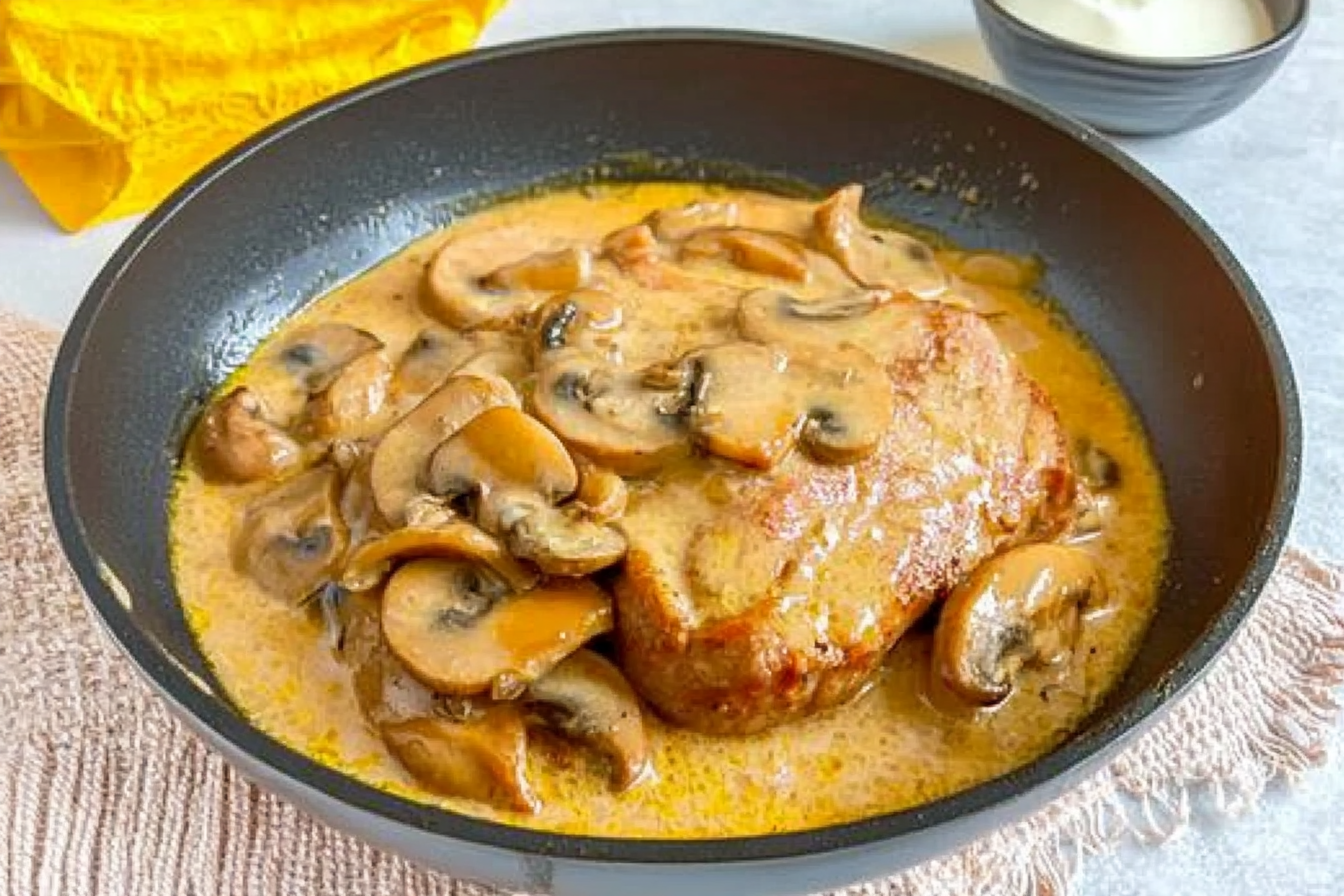 Lombo de Porco com Molho de Cogumelos