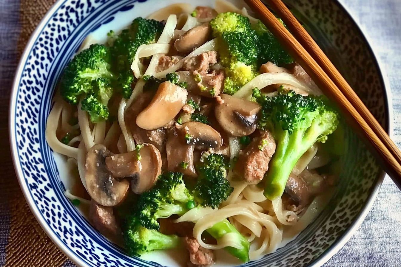 Noodles com brócolis e carne
