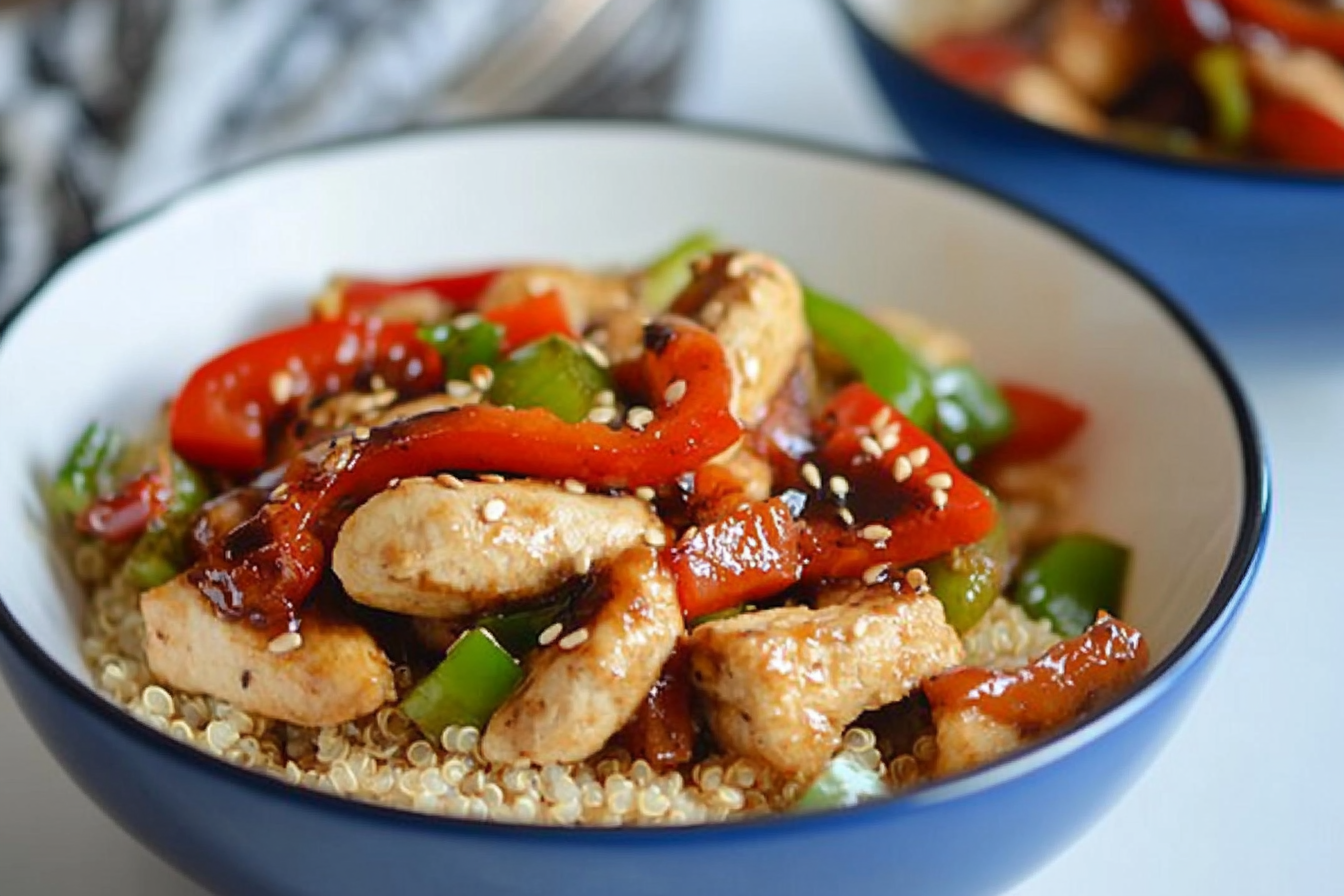 Bowl de quinoa com pollo