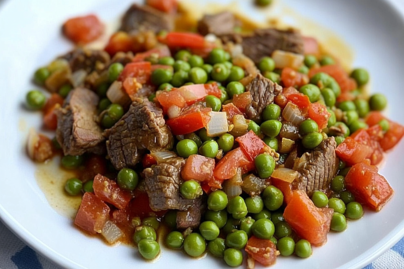 Guisantes con tomate y ternera