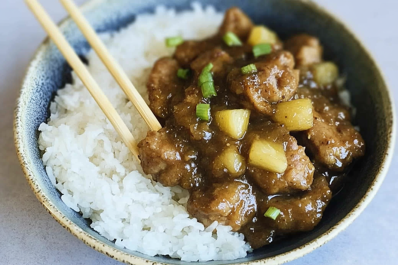 Porco com molho de abacaxi