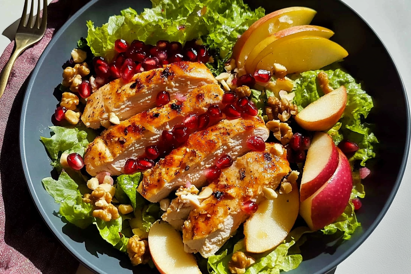 Salada de frango com romã